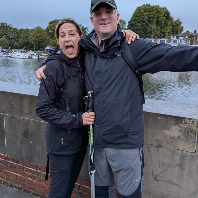 MyIsrael marathon walk trekkers by waterside.